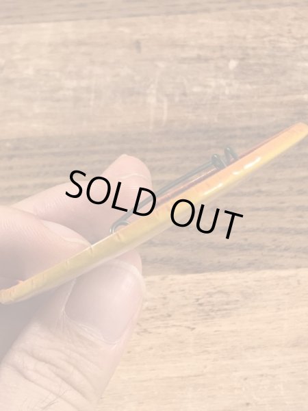 企業物の広告のヴィンテージ缶バッチ