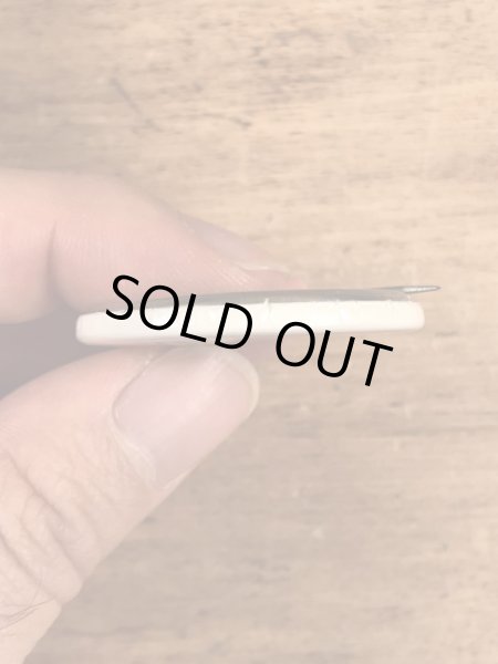 Ⅺ-XV Ⅻのローマ数字が書かれたヴィンテージ缶バッチ