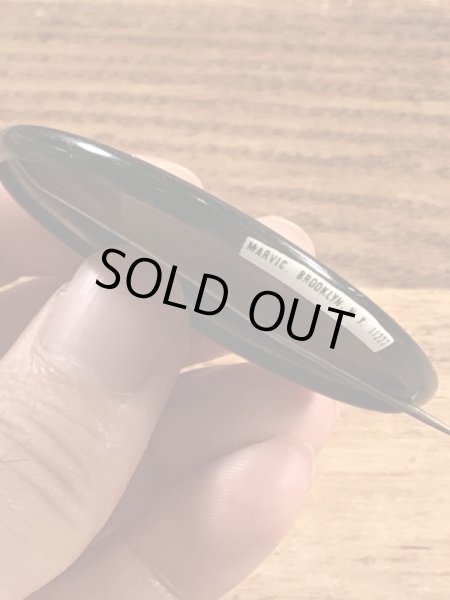 Female and Male TFWが描かれたヴィンテージ缶バッチ