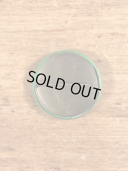 Creative House社製のスマイルフェイスのヴィンテージ缶バッチ