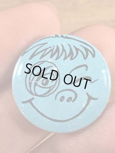 Creative House社製のスマイルのビンテージ缶バッジ