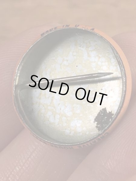 Creative House社製のスマイルのビンテージ缶バッジ