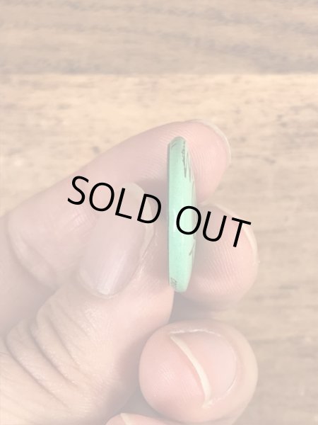 Creative House社製のスマイルのビンテージ缶バッジ