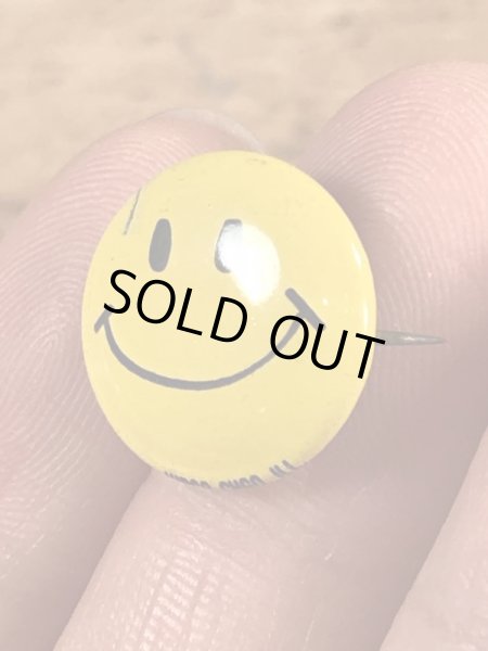 スマイルフェイスのブリキ製のヴィンテージ缶バッチ