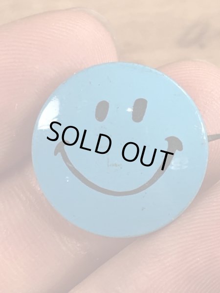 スマイルの顔が描かれたビンテージ缶バッジ