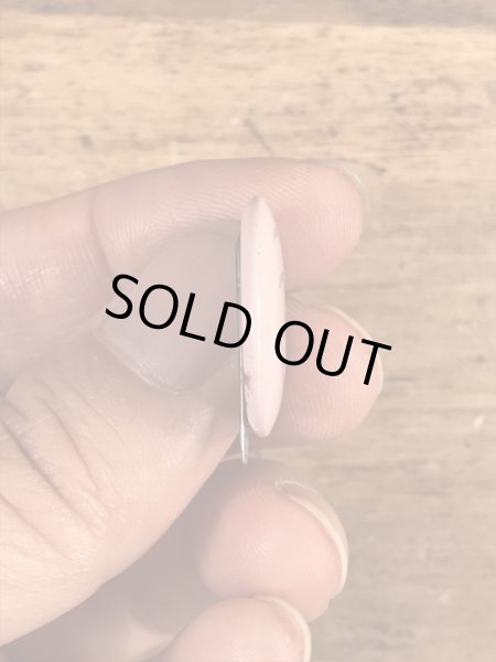 Creative House社製のスマイルのビンテージ缶バッジ