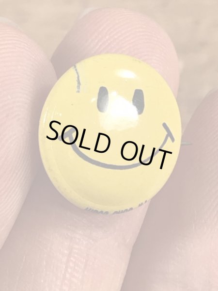 スマイルの顔が描かれたビンテージ缶バッジ