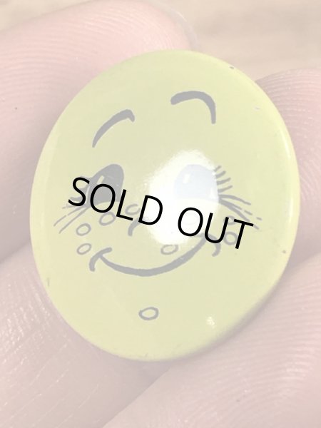 Creative House社製のスマイルフェイスのヴィンテージ缶バッチ