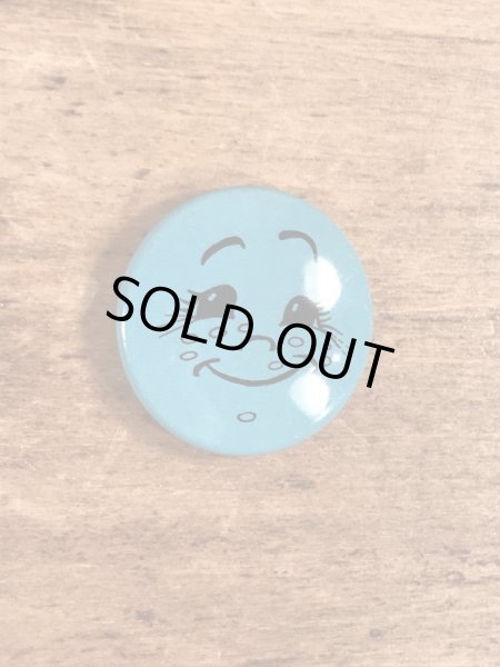 Creative House社製のスマイルのビンテージ缶バッジ