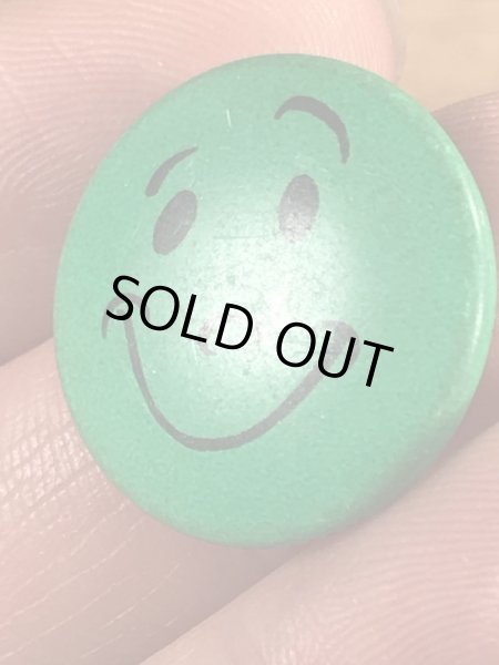 Creative House社製のスマイルフェイスのヴィンテージ缶バッチ