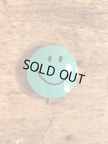 スマイルの顔が描かれたビンテージ缶バッジ