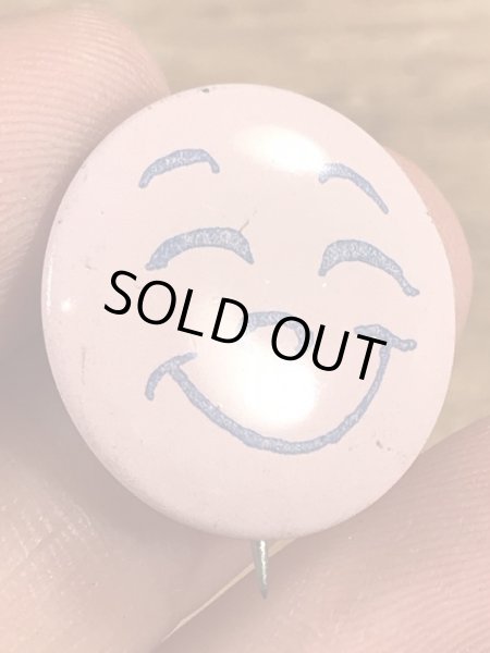 Creative House社製のスマイルのビンテージ缶バッジ