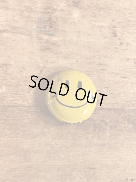 スマイルの顔が描かれたビンテージ缶バッジ