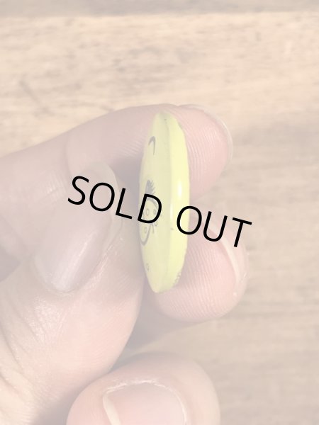 Creative House社製のスマイルのビンテージ缶バッジ