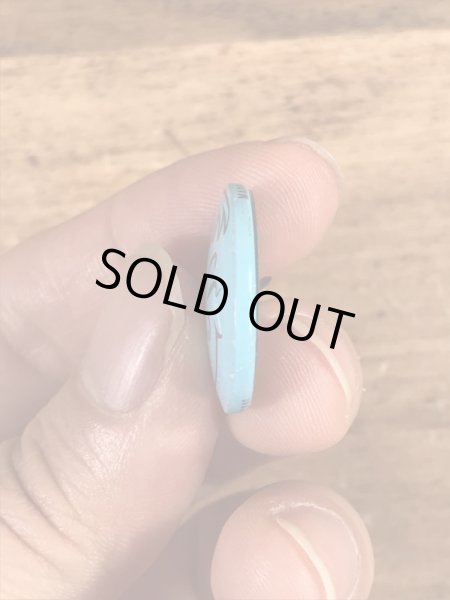 Creative House社製のスマイルのビンテージ缶バッジ