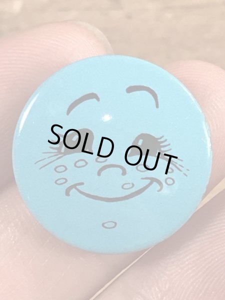 Creative House社製のスマイルのビンテージ缶バッジ