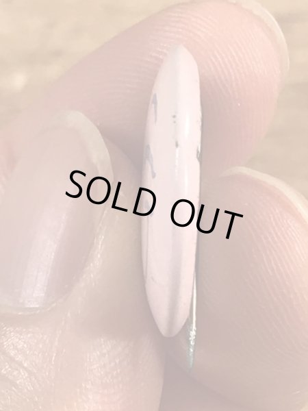 Creative House社製のスマイルのビンテージ缶バッジ