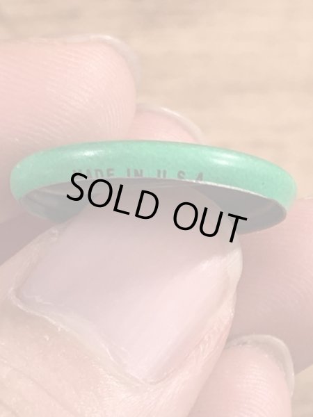 Creative House社製のスマイルのビンテージ缶バッジ