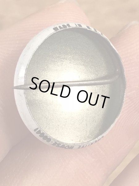 スマイルフェイスのブリキ製のヴィンテージ缶バッチ