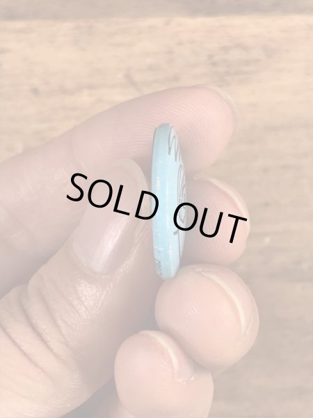 Creative House社製のスマイルのビンテージ缶バッジ