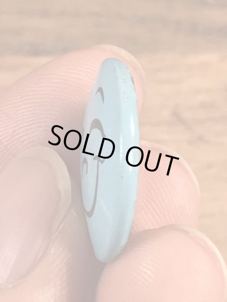 スマイルの顔が描かれたビンテージ缶バッジ