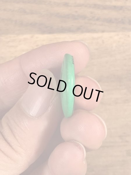 Creative House社製のスマイルのビンテージ缶バッジ