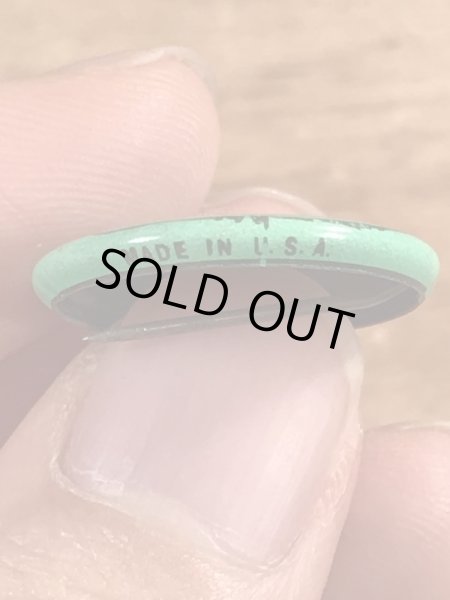 Creative House社製のスマイルのビンテージ缶バッジ