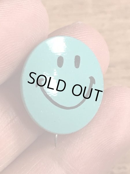 スマイルの顔が描かれたビンテージ缶バッジ