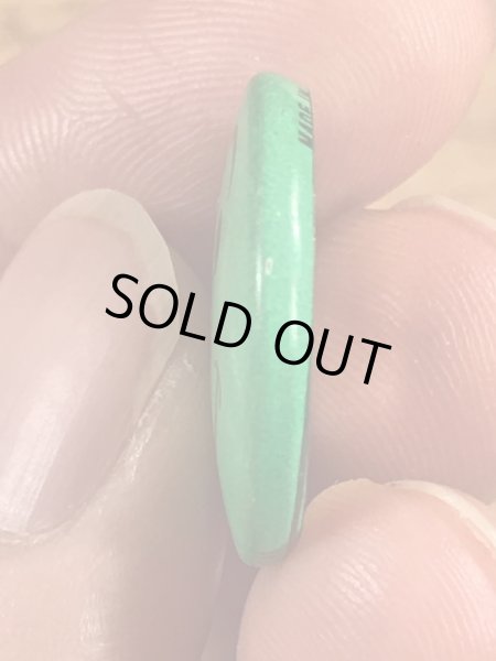 Creative House社製のスマイルのビンテージ缶バッジ