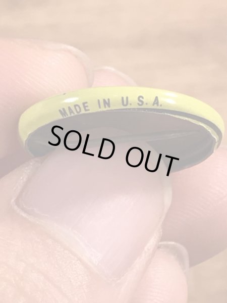 Creative House社製のスマイルのビンテージ缶バッジ