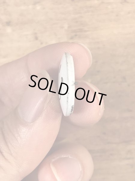 スマイルの顔が描かれたビンテージ缶バッジ