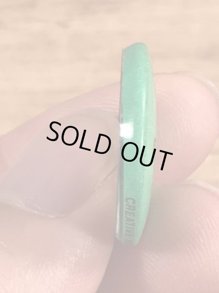 Creative House社製のスマイルフェイスのヴィンテージ缶バッチ