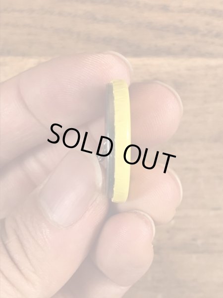 スマイルの顔が描かれたビンテージ缶バッジ