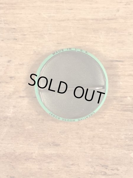 Creative House社製のスマイルフェイスのヴィンテージ缶バッチ