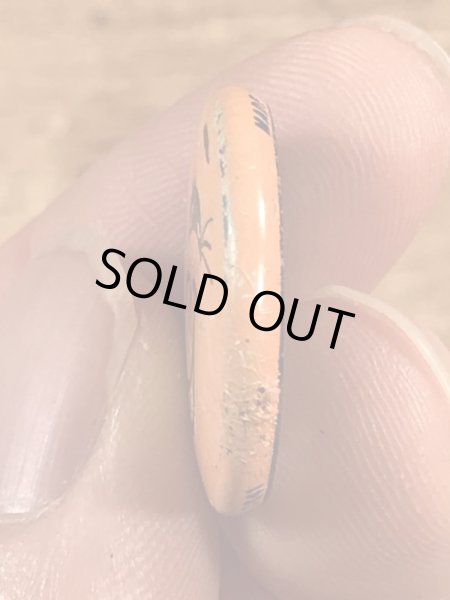 Creative House社製のスマイルのビンテージ缶バッジ