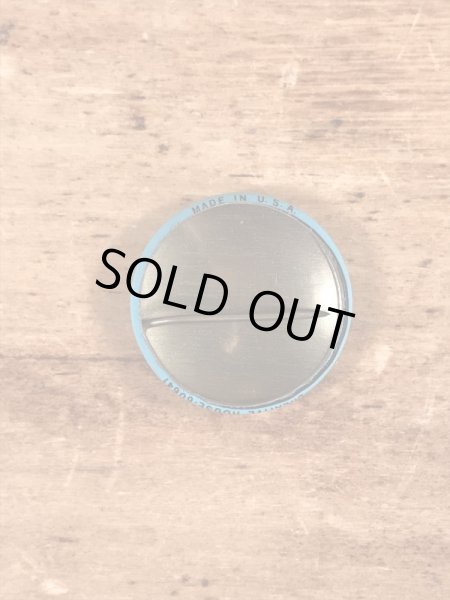 スマイルフェイスのブリキ製のヴィンテージ缶バッチ