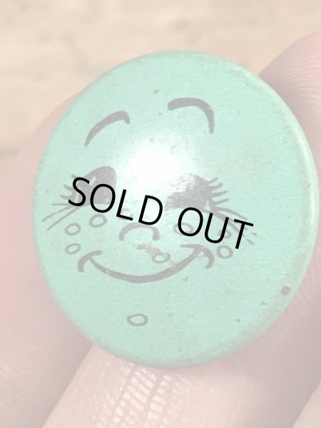 Creative House社製のスマイルフェイスのヴィンテージ缶バッチ