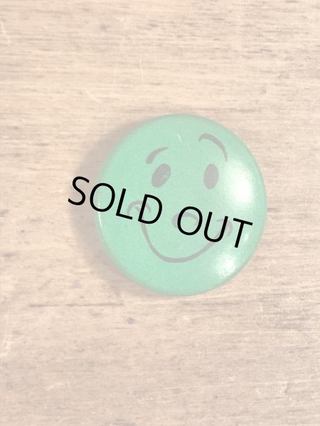 Creative House社製のスマイルのビンテージ缶バッジ