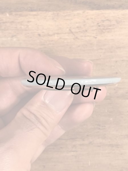 企業物のスマイルのヴィンテージ缶バッチ