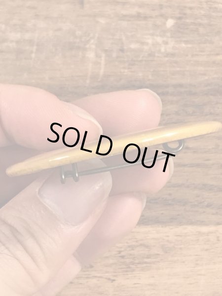 80年代頃の企業物のビンテージ缶バッジ