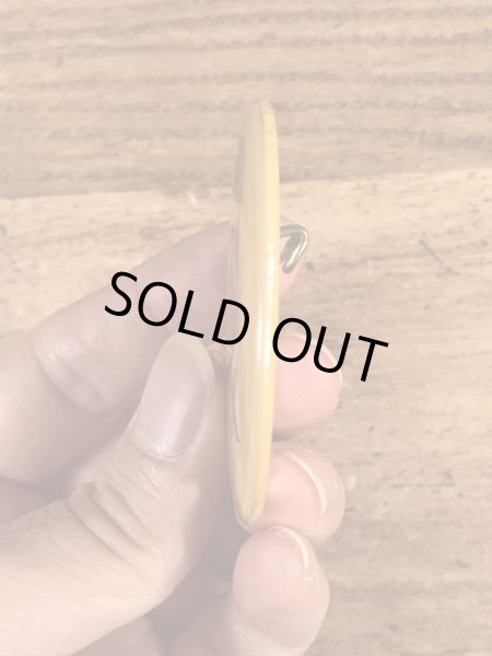 80年代頃の企業物のビンテージ缶バッジ