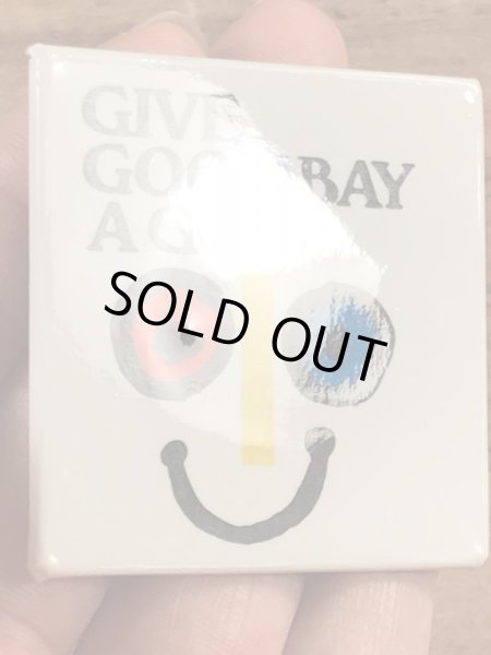 70年代頃のイベントのスマイルが描かれたビンテージ缶バッジ