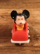 ディズニーのミッキーマウスのヴィンテージの車のおもちゃ