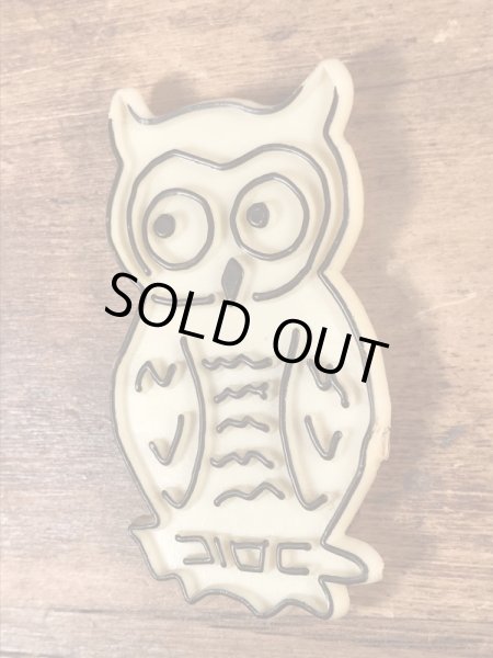 プラスチック製のフクロウのヴィンテージマグネット