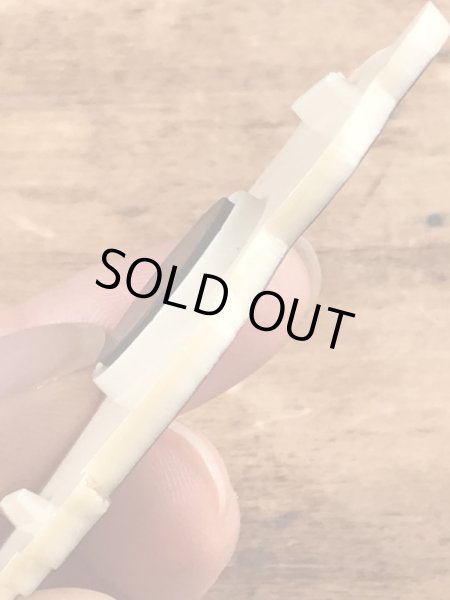 プラスチック製のフクロウのヴィンテージマグネット