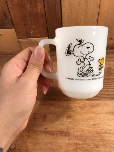 画像3: Peanuts Snoopy “Joy!” Fire King Mug　スヌーピー　ビンテージ　マグカップ　ファイヤーキング　ウッドストック　60〜70年代