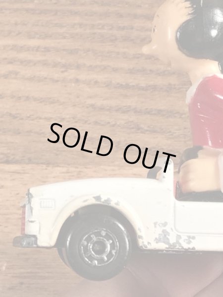 マッチボックス社製のポパイのオリーブのヴィンテージのダイキャストミニカー