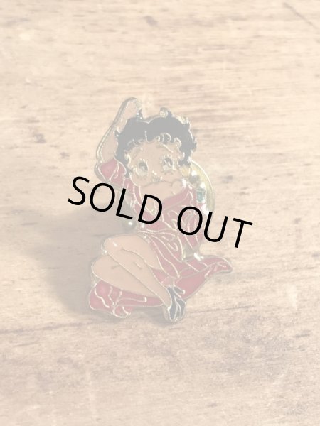 80年代頃のベティちゃんのビンテージピンバッジ