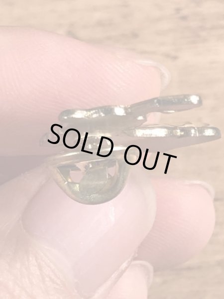 80年代頃のルーニーテューンズのペペルピューのヴィンテージピンバッチ