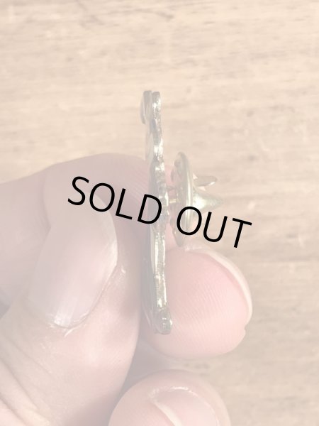 80年代頃のルーニーテューンズのペペルピューのビンテージピンズ